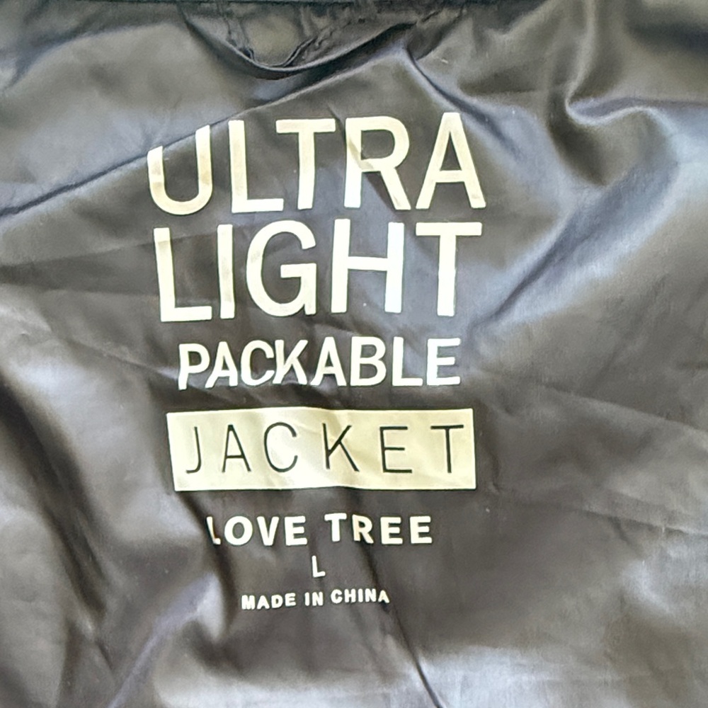 Love Tree Women's Black Puffer Jacket - Picture 3 of 6